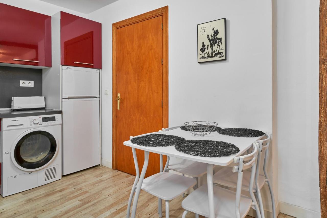 Apartment 250 M From The Beach 阿尔姆尼卡 外观 照片